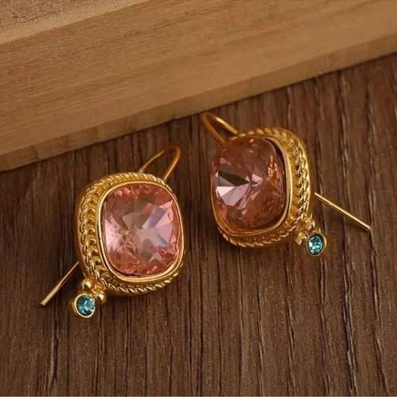 Vintage Gold Pink Earrings - Picture 4 of 7
